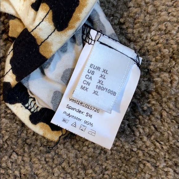 Leopard Print Crop Top 🐆 - Picture 3 of 3